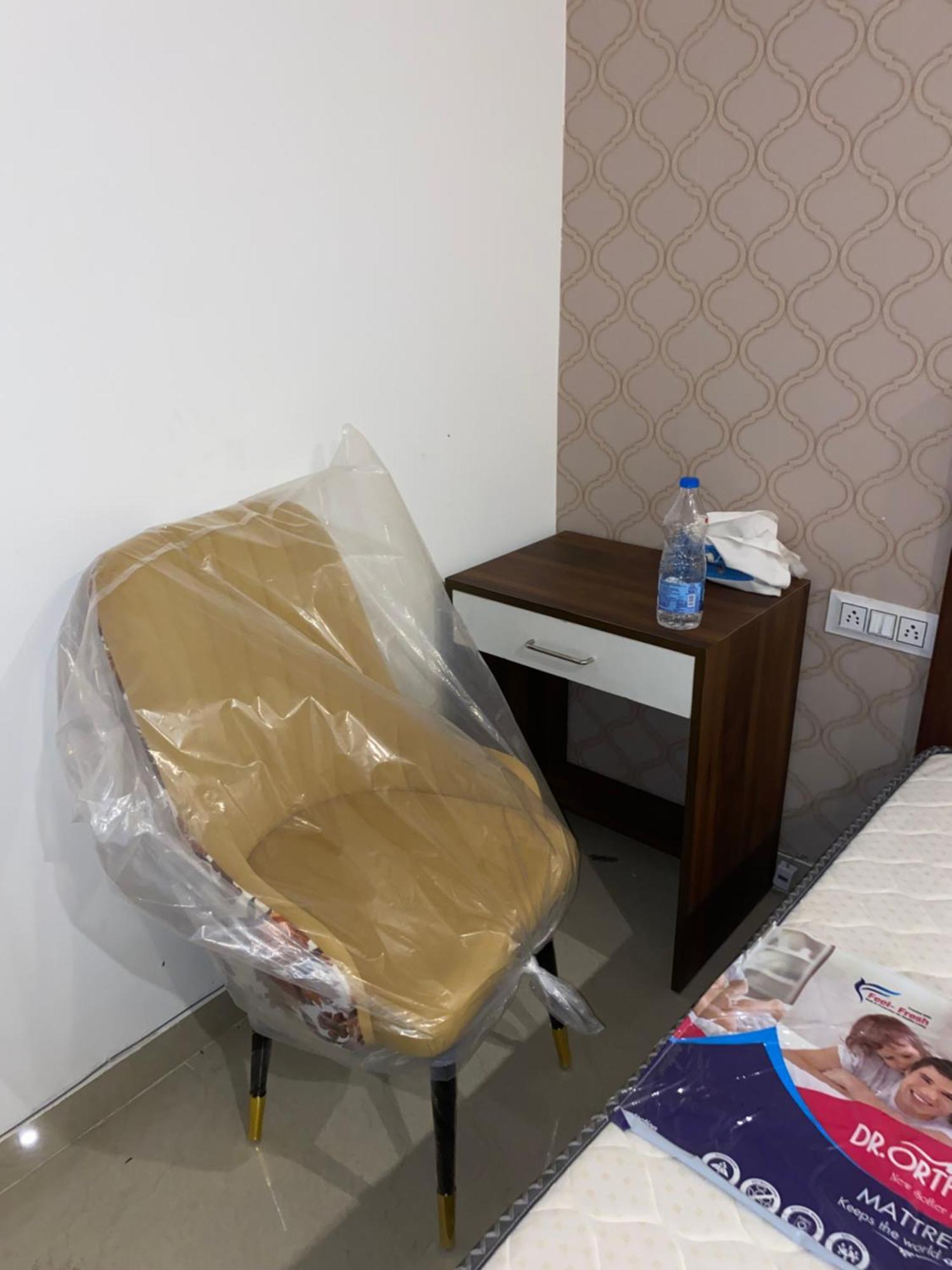 גרייטר נוידה Royal Park Inn מראה חיצוני תמונה