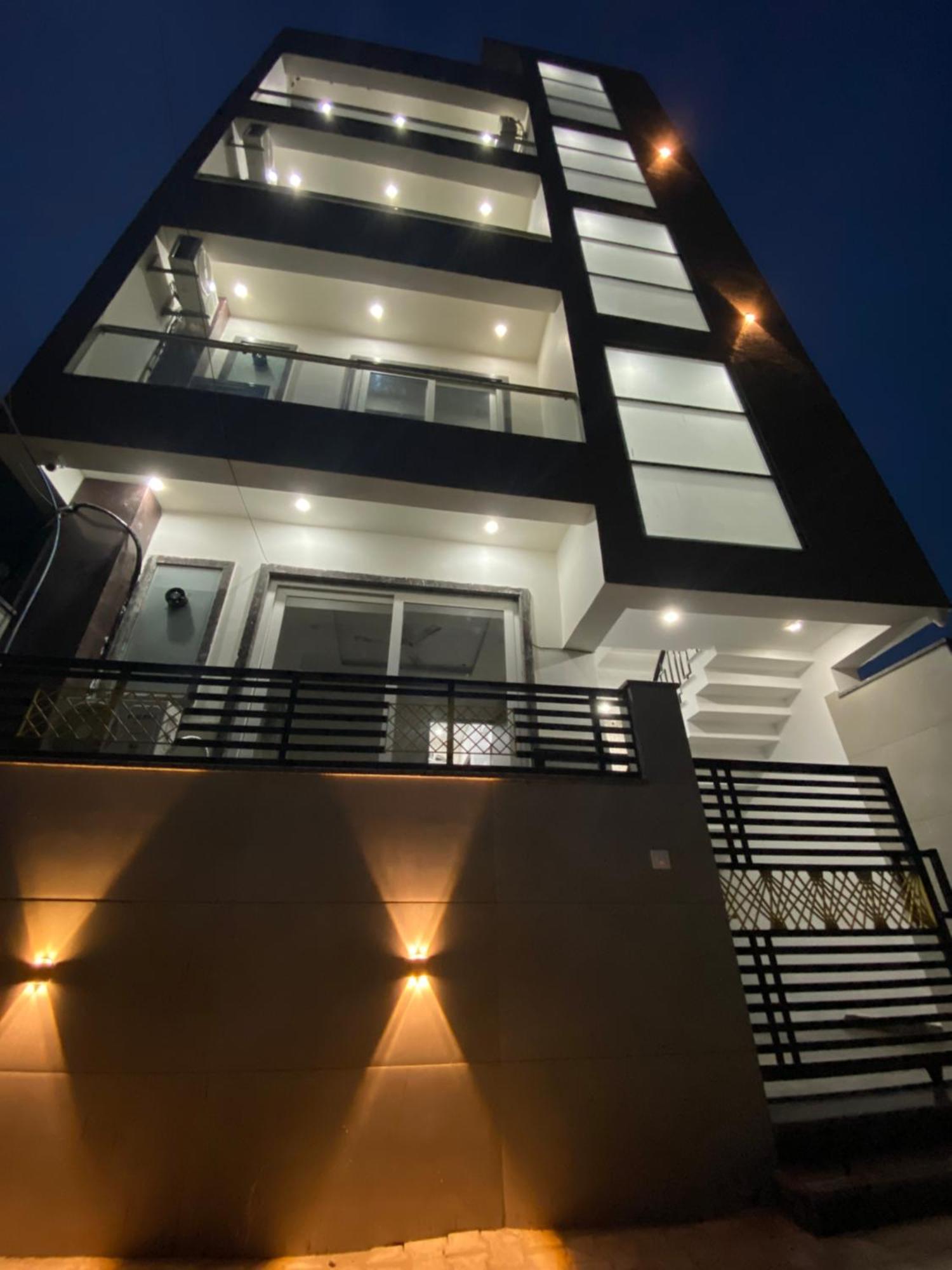 גרייטר נוידה Royal Park Inn מראה חיצוני תמונה